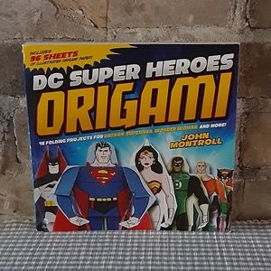 ⭐2/$15 - DC Super Heroes Origami Paperback Book